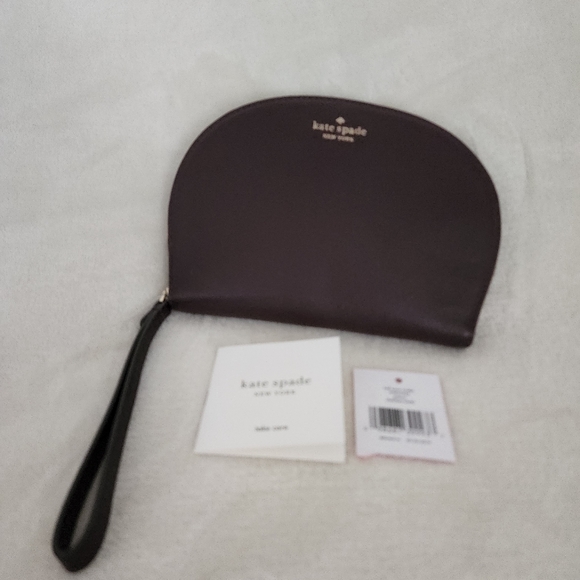 kate spade Handbags - Kate Spade Half Moon Jackson Wristlet